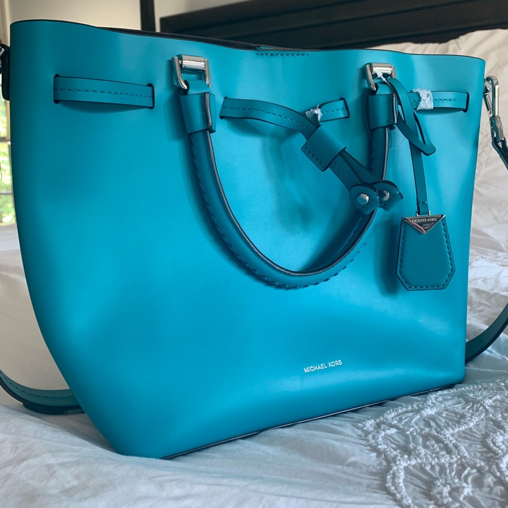 NWT Michael Kors Blakely Leather Bucket Bag
